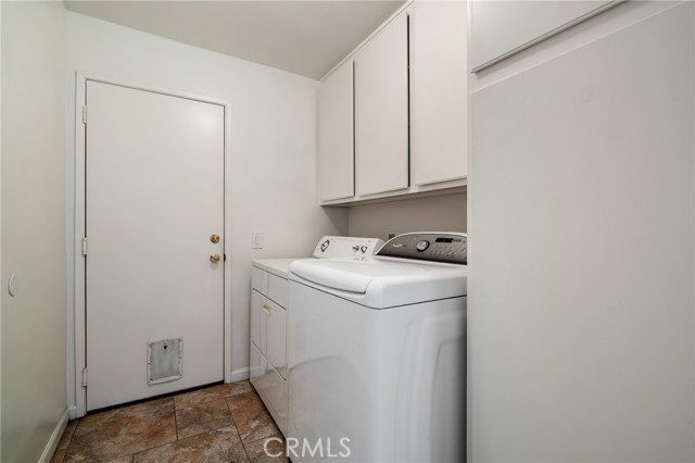 2037 Comstock Court, Palmdale CA: https://media.crmls.org/medias/e1531b01-1d8e-4927-b3c6-16a985b3eeee.jpg