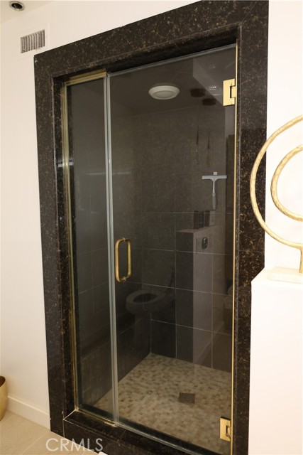 Detail Gallery Image 24 of 38 For 222 Monterey Rd #1603,  Glendale,  CA 91206 - 2 Beds | 2 Baths