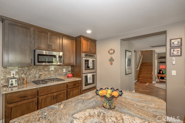 Detail Gallery Image 16 of 45 For 28643 Ponderosa St, Castaic,  CA 91384 - 5 Beds | 2/1 Baths