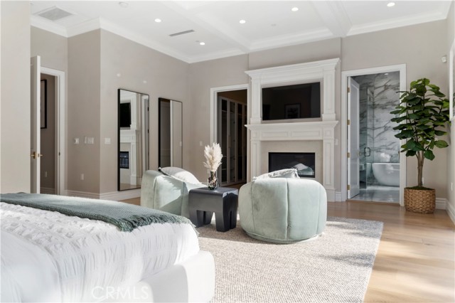 4635 Brewster Drive, Tarzana CA: https://media.crmls.org/medias/e154527b-2533-4caf-9bc0-ef03d2d6d901.jpg