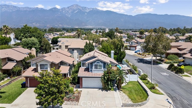 10798 Zinfandel Street, Rancho Cucamonga CA: https://media.crmls.org/medias/e154a540-0cc7-47dd-9e3d-938f5aa37612.jpg