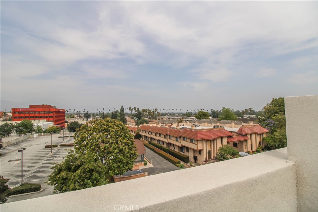 https://media.crmls.org/medias/e1563366-6bc0-4983-a412-a7978e66e529.jpg?preset=X-Large