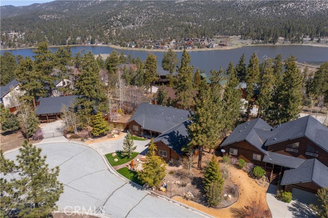 Detail Gallery Image 4 of 44 For 42690 Edgehill Pl, Big Bear Lake,  CA 92315 - 3 Beds | 2 Baths