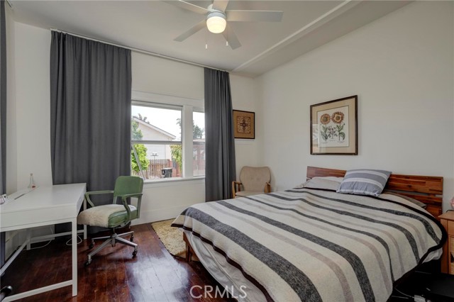 571 W 17th Street, San Pedro CA: https://media.crmls.org/medias/e156c5b2-ffee-4469-b1eb-5f66614d46ea.jpg