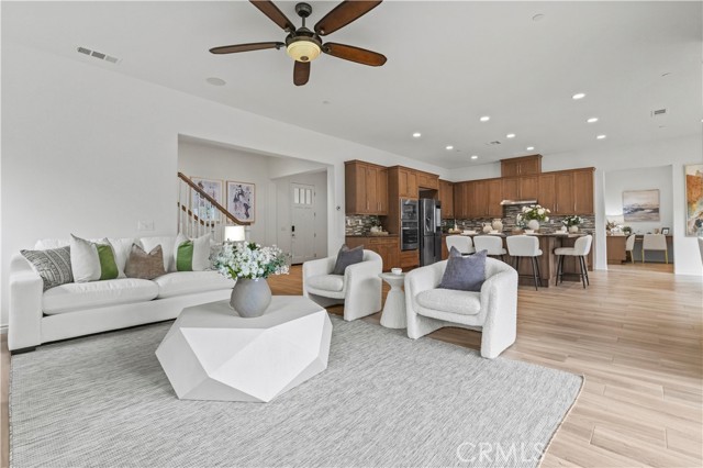 Detail Gallery Image 18 of 69 For 164 Newall, Irvine,  CA 92618 - 4 Beds | 4/1 Baths