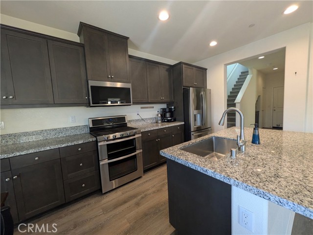 Detail Gallery Image 3 of 24 For 12886 Greenstone Way, Moreno Valley,  CA 92555 - 4 Beds | 2/1 Baths