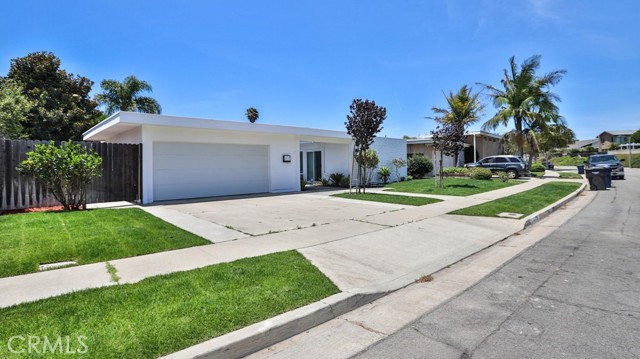 Image 3 for 17139 Roundhill Dr, Huntington Beach, CA 92649