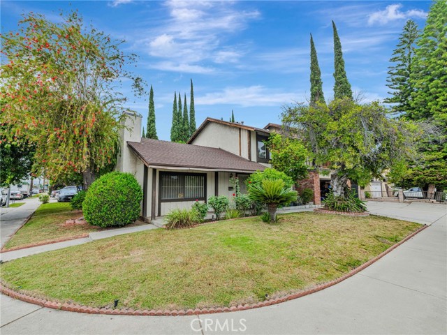 7800 Winnetka Avenue, Winnetka CA: https://media.crmls.org/medias/e1586c99-1849-4e5f-91ab-76da1a90d60e.jpg