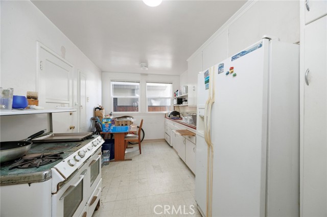 2 2nd Street, Hermosa Beach, California 90254, ,Multi-Family,For Sale,2nd Street,SB25041878