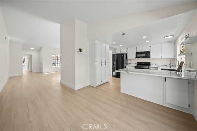 Detail Gallery Image 12 of 28 For 43909 Estrella, Lancaster,  CA 93535 - 5 Beds | 2 Baths