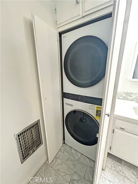 Detail Gallery Image 7 of 19 For 7949 Selma Ave, #2,  Los Angeles,  CA 90046 - 2 Beds | 2 Baths