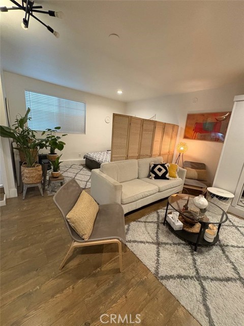 22706 criswell st, West Hills CA: https://media.crmls.org/medias/e1596f75-251f-412e-88a5-af964fd81b0e.jpg