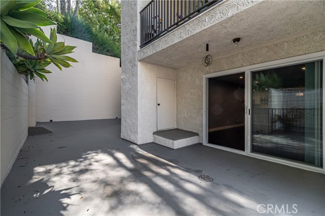 1230 Horn Avenue 525