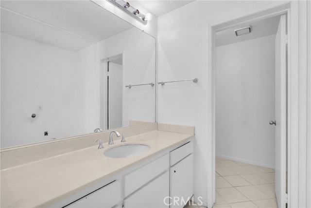 Detail Gallery Image 5 of 14 For 4499 via Marisol 138c,  Los Angeles,  CA 90042 - 2 Beds | 1 Baths