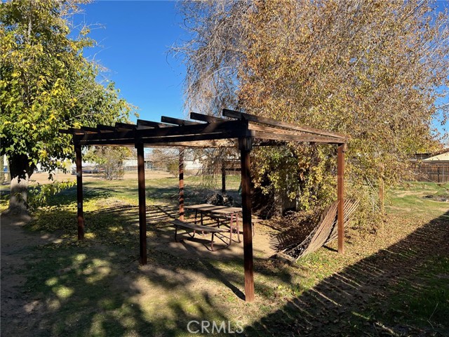 Detail Gallery Image 12 of 63 For 10643 Redwood, Hesperia,  CA 92345 - 3 Beds | 1 Baths