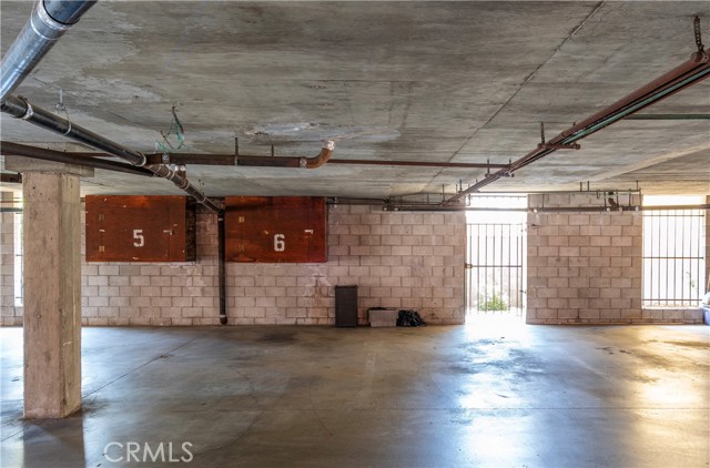 Detail Gallery Image 15 of 18 For 315 W Alameda Ave #6,  Burbank,  CA 91506 - 2 Beds | 1/1 Baths