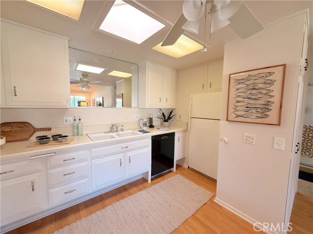 Detail Gallery Image 12 of 19 For 13500 Wentworth Ln 121j,  Seal Beach,  CA 90740 - 2 Beds | 1 Baths