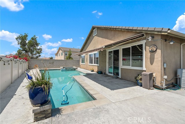 11484 Corte Cuyama, Jurupa Valley CA: https://media.crmls.org/medias/e15b2240-0598-4e62-8440-7d73ffc7aec5.jpg