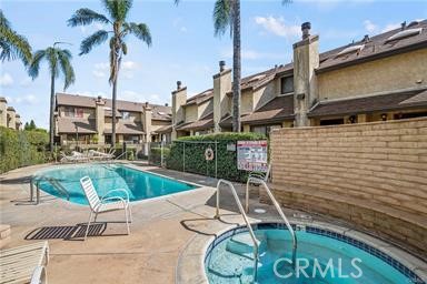 Detail Gallery Image 3 of 4 For 9625 Sylmar Ave #1,  Panorama City,  CA 91402 - 3 Beds | 1/1 Baths