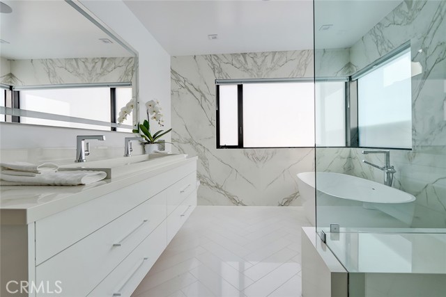 Detail Gallery Image 22 of 35 For 1208 the Strand #C,  Manhattan Beach,  CA 90266 - 3 Beds | 3 Baths