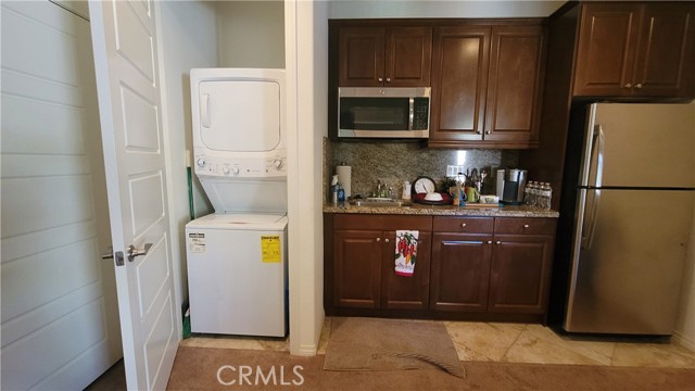 Detail Gallery Image 11 of 22 For 12349 Rodeo #B,  Rancho Cucamonga,  CA 91739 - 1 Beds | 1 Baths