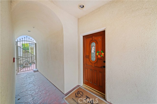 900 Arcadia Avenue, Arcadia CA: https://media.crmls.org/medias/e15c7ecb-742a-460d-ad64-58bf40f70dc7.jpg