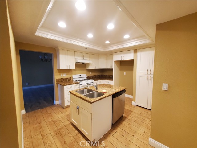 Detail Gallery Image 22 of 54 For 1022 S Marengo Ave #1,  Alhambra,  CA 91803 - 4 Beds | 2/1 Baths