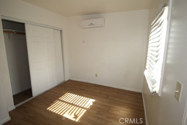 404 N 4th Avenue, Barstow CA: https://media.crmls.org/medias/e15cda37-0c12-4df4-8b2c-da193c099be8.jpg