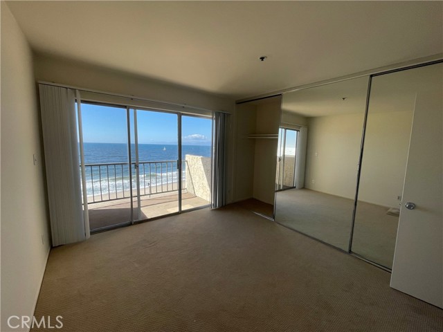 One bedroom with balcony overlooking the ocean