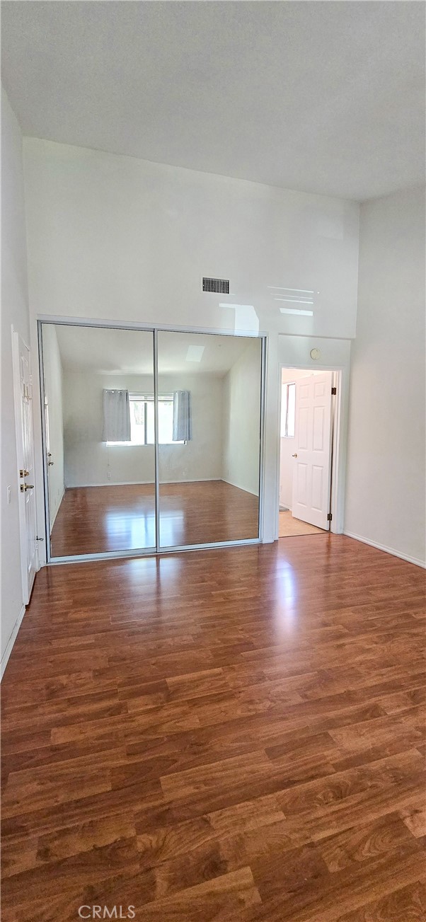 19195 Shoreline Lane, Huntington Beach CA: https://media.crmls.org/medias/e15d6059-0cbd-49f3-a9ec-b9b697a8ae44.jpg