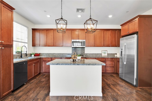 Detail Gallery Image 13 of 36 For 8754 Celebration St, Chino,  CA 91708 - 3 Beds | 3 Baths