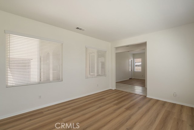 Detail Gallery Image 11 of 73 For 182 Monument, Perris,  CA 92570 - 5 Beds | 4/1 Baths