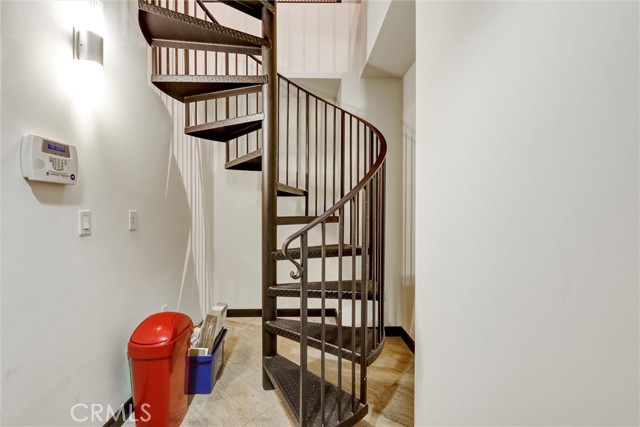 350 W Ash Street, San Diego CA: https://media.crmls.org/medias/e15ff637-7965-4b70-b808-96c1ebde1baf.jpg