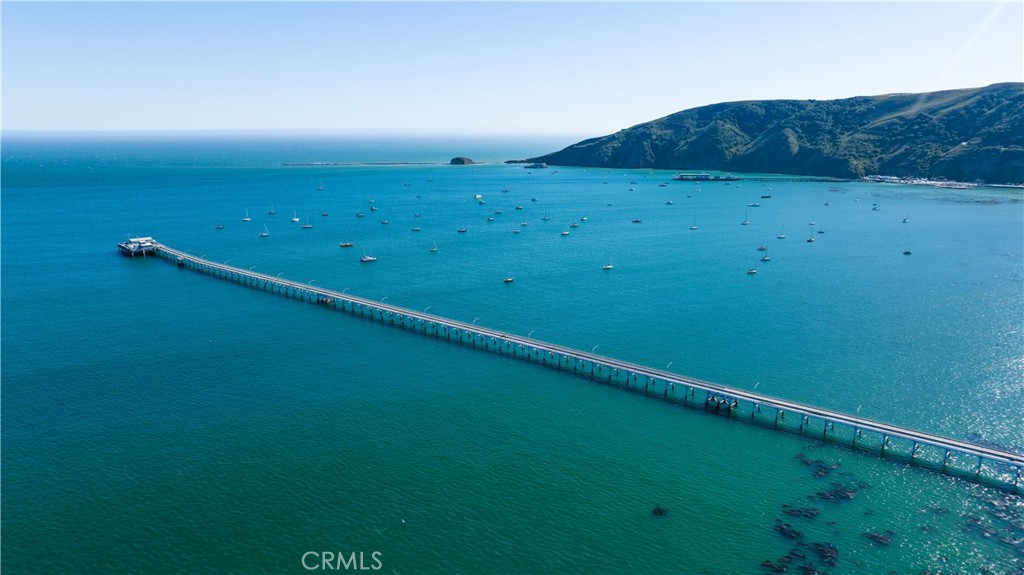 https://media.crmls.org/medias/e1617518-279b-441e-a8e8-db21ad00b328.jpg?preset=X-Large