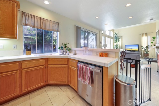 Detail Gallery Image 16 of 54 For 10 Acorn, Rancho Santa Margarita,  CA 92688 - 3 Beds | 2/1 Baths
