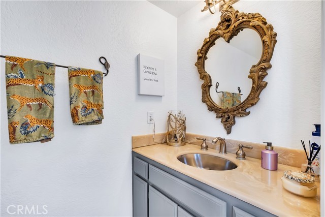 Detail Gallery Image 16 of 40 For 114 S Prospect #6,  Redondo Beach,  CA 90277 - 3 Beds | 2/1 Baths