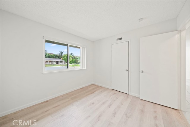 Detail Gallery Image 8 of 15 For 19111 Lindsay Ln, Huntington Beach,  CA 92646 - 3 Beds | 2 Baths