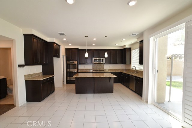 Detail Gallery Image 4 of 18 For 13175 Winslow Dr, Rancho Cucamonga,  CA 91739 - 4 Beds | 3 Baths