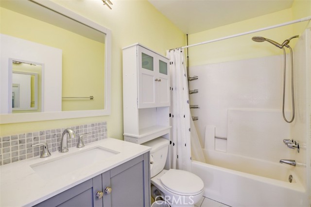 9920 Jordan Avenue, Chatsworth CA: https://media.crmls.org/medias/e16483b4-5f9e-4873-9e27-e08a993efd47.jpg