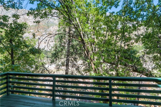 Detail Gallery Image 13 of 30 For 39500 Canyon Dr, Forest Falls,  CA 92339 - 4 Beds | 2/1 Baths