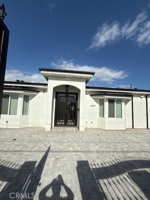 0, North Hollywood CA: https://media.crmls.org/medias/e165283a-612d-4ac4-b5d4-4854547ed538.jpg