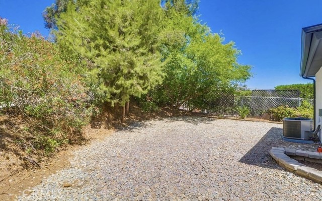 9430 Riverview Avenue, Lakeside CA: https://media.crmls.org/medias/e165738d-af61-4b03-9f97-8f4fb699550b.jpg