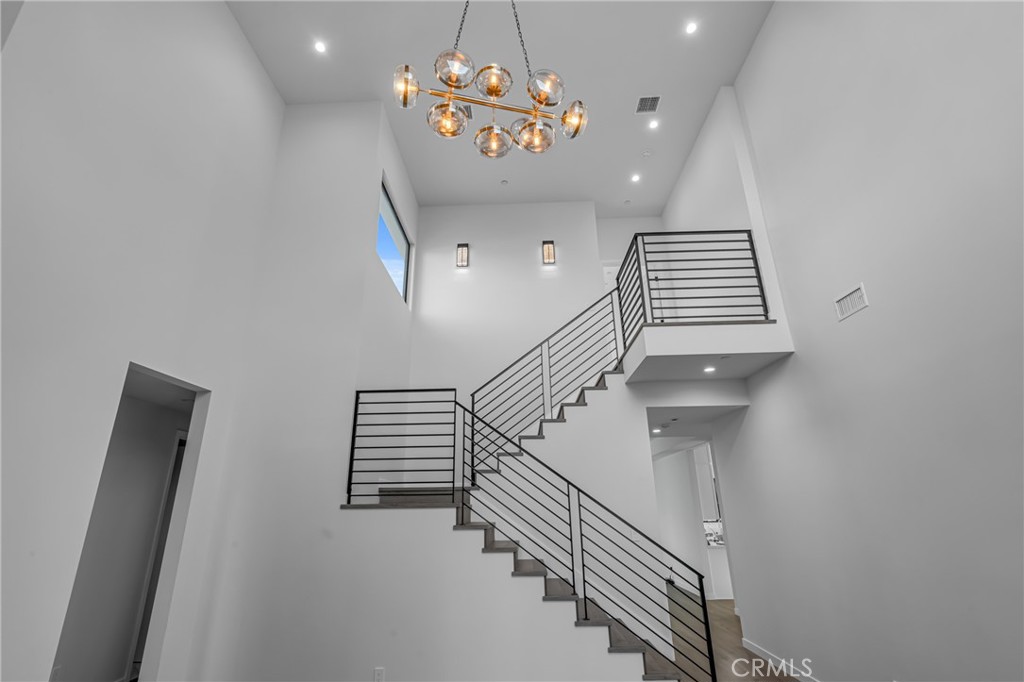 MLS #SB25163929 image #9