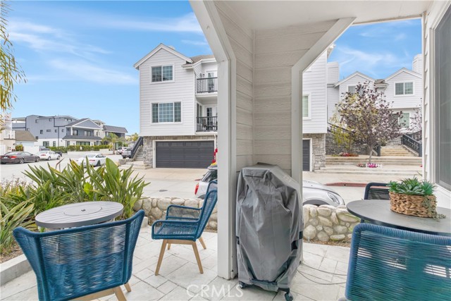 Detail Gallery Image 11 of 26 For 406 E Bay #H,  Newport Beach,  CA 92661 - 2 Beds | 2/1 Baths