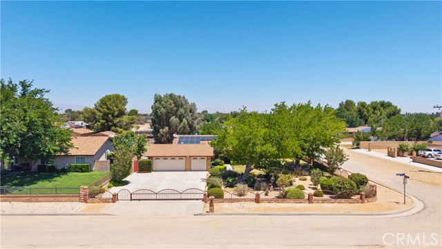 4309 W Avenue K12, Lancaster CA: https://media.crmls.org/medias/e166cdce-95d9-424e-bdd8-e8eca094effa.jpg