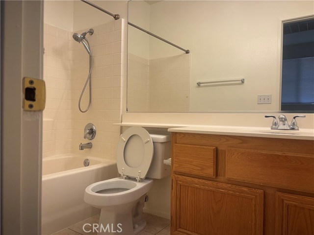 Detail Gallery Image 12 of 16 For 473 N Bloomberry #B,  Orange,  CA 92869 - 3 Beds | 2/1 Baths
