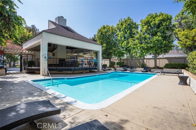 5644 Etiwanda Avenue, Tarzana CA: https://media.crmls.org/medias/e16765bb-5d0e-42b5-8694-7319380415dd.jpg