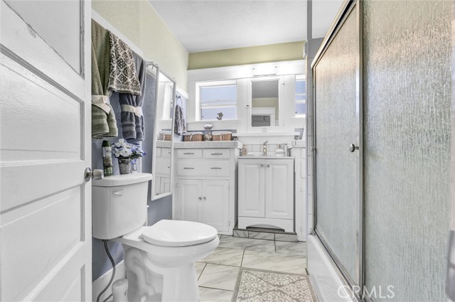 5725 5th Avenue, Los Angeles CA: https://media.crmls.org/medias/e167cc7c-87ab-445b-9b41-c54bced63cea.jpg