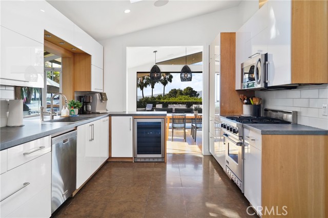 Detail Gallery Image 12 of 24 For 11308 Dona Teresa Dr, Studio City,  CA 91604 - 6 Beds | 4 Baths