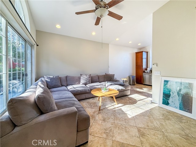 Detail Gallery Image 4 of 10 For 23412 Pacific Park Drive 7b,  Aliso Viejo,  CA 92656 - 1 Beds | 1 Baths